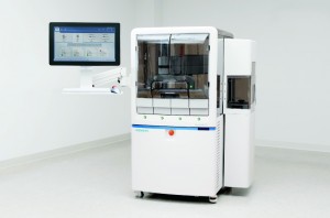 The VersaCell X3 solution by Siemens Healthcare Diagnostics uses robotics with dynamic stat management to optimize the mix of chemistry or immunoassay analytics.